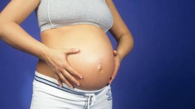 Женщина потеряла 2,5 млн рублей, участвуя в программе суррогатного материнства