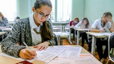 За российскими школьниками во время ЕГЭ будут наблюдать 12 тысяч медиков