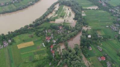В Винницкой области высокая вода подтопила огороды и дороги