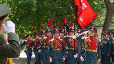 В Екатеринбурге участники торжеств в честь юбилея Победы в тот же день навестили ветерана Великой Отечественной войны