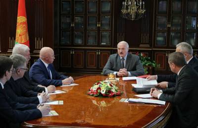 Лукашенко: Применяются самые современные фальшивые технологии, идет вмешательство из-за рубежа в выборы и внутренние дела