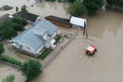 Наводнение на западе Украины - в Черновицкой области снижается уровень воды