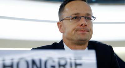 Сийярто: Венгрия хочет как можно скорее решить языковые вопросы для разблокирования комиссии Украина-НАТО
