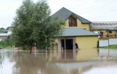 Непогода на западе Украины отступает: уровень воды снизился почти на 2 метра