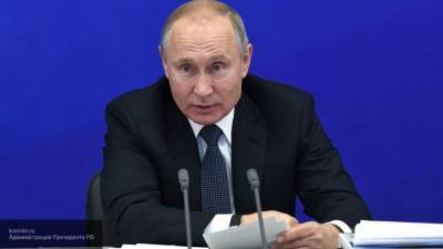 Путин призвал избегать "принудиловки" во время голосования по Конституции