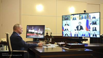 Путин заявил об удобстве онлайн-формата для совещаний и одобрил его будущее использование