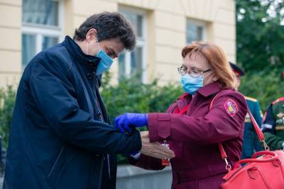 Общественник при мэрии Екатеринбурга назвал дураками тех, кто носит маски на улице