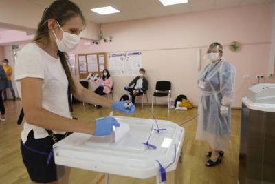 Москвичам рассказали, когда наступит пик скопления голосующих на участках