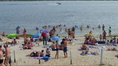 На пляжах Харькова нашли новую напасть: где нельзя купаться