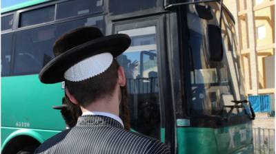 Замминистра транспорта Израиля призывает принудительно разделять мужчин и женщин в автобусах