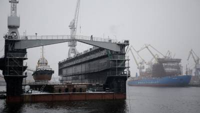 В Петербурге наполовину сократят налог для плавучих доков