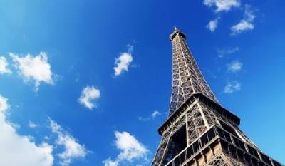 В Париже снова заработала Эйфелева башня