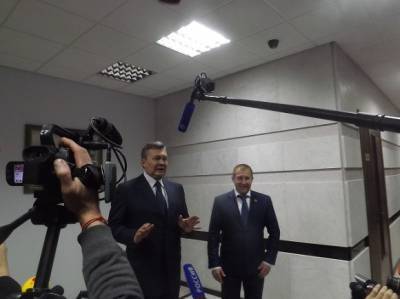 «Обвинение» Януковича в госизмене связали с неудачным преследованием Порошенко