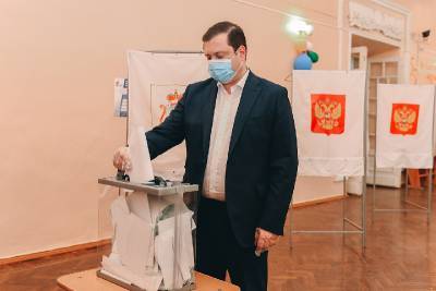 Алексей Островский принял участие в общероссийском голосовании по поправкам в Конституцию РФ