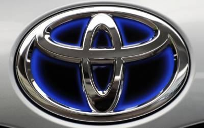 Toyota привезет в Россию две модели с функцией connected cars