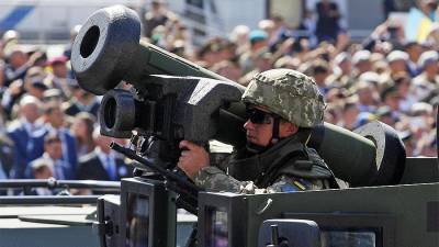 Захарова оценила последствия поставок американского оружия Украине