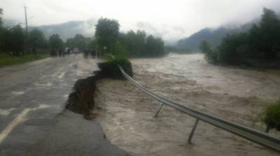 Паводки в Карпатах нанесли убытки дорогам на 234 миллиона – «Укравтодор»