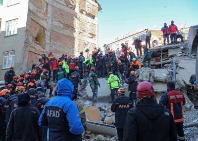 Пять человек в Турции пострадали при землетрясении