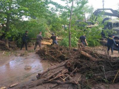 Потоп на Западной Украине: Зеленский срочно приехал в Ивано-Франковскую область