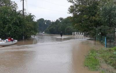 Наводнения на западе: нацгвардейци третьи сутки ищут пропавшую женщину