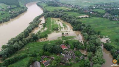 Украина запросила помощь у НАТО и ЕС из-за наводнений в стране