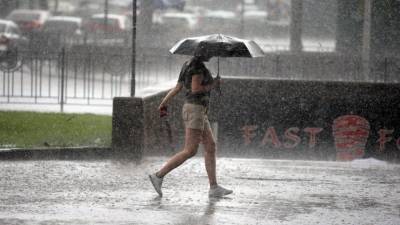 Владивосток заливают дожди, в Москве — солнце: какая погода ждет россиян