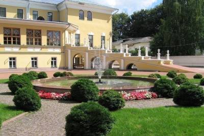 Губернаторский сад в Ярославле открыл свои двери первым посетителям