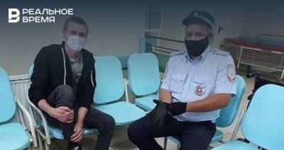 В Татарстане инспекторы доставили в больницу водителя с травмой ноги