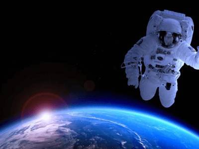 Назван срок первого в истории выхода туриста в открытый космос