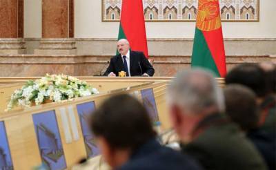Лукашенко перед выборами атакуют со всех сторон
