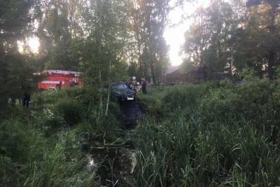 В Костромской области юноша утонул вместе с «Нивой»