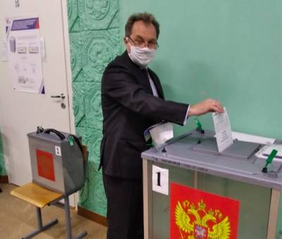 Гендиректор АО "Коми коммунальные технологии" Игорь Бабкин сделал выбор на голосовании по поправкам в Конституцию
