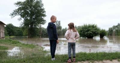 Наводнение на Прикарпатье: затоплены 202 населенных пункта и более 9 тысяч домов, заблокирован 19 сел
