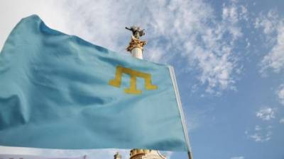 Крымские татары отмечают День национального флага