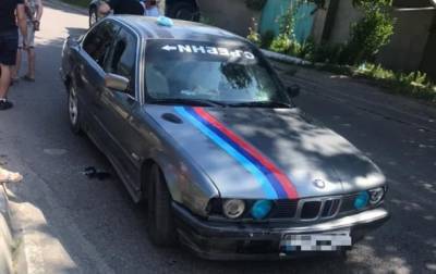В Одессе пьяный водитель сбил полицейского и протащил его 100 метров на капоте