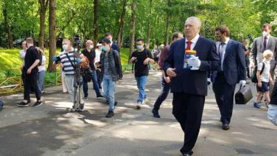 «Это праздник»: Жириновский объяснил, почему выбрал традиционную форму голосования