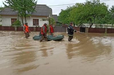 В связи с наводнением в западной Украине Киев просит помощи у ЕС и НАТО