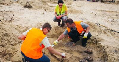 Археологи нашли 100 захоронений детей с монетами во рту