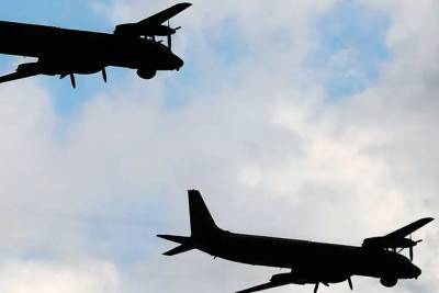 Американские истребители перехватили два российских военных самолета