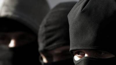 Вооруженные налетчики в масках ворвались в частный дом в Воронеже