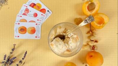 Домашнее мороженое с абрикосами и орешками: два рецепта в одном