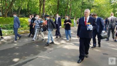 ЛДПР освежает, или Как Жириновский в приподнятом настроении голосовал