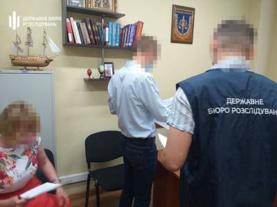 Пропали 1,2 млн гривен, изъятых во время обыска: ГБР сообщило о подозрении следователю Нацполиции