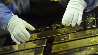 Экономист оценил позицию российских банков по золоту