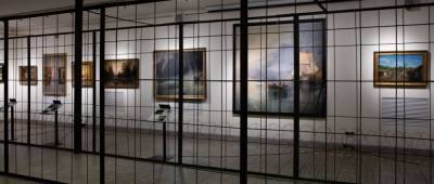 В музее Гончара открылась выставка коллекции Порошенко - картины за решеткой