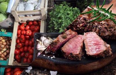 В НИИ питания РАМН объяснили возвращение веганов к мясным блюдам