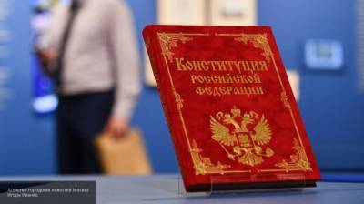 Жительница Красноярска получила автомобиль за победу в викторине на знание Конституции