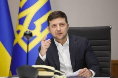 Зеленский предупредил водителей грузовиков, что в Украине будут следить за соблюдением норм загрузки автомобилей