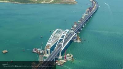 Первые грузовые поезда пересекут Крымский мост в конце июня