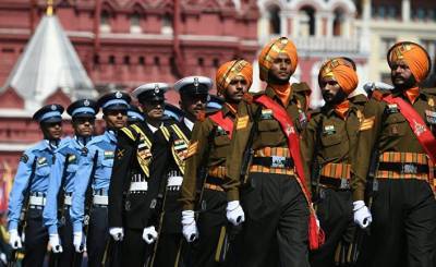 NAR: китайские и индийские солдаты прошли маршем по Красной площади
